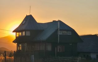Exclusivitate- Casă rustică de închiriat în Fundata – Priveliște spectaculoasă