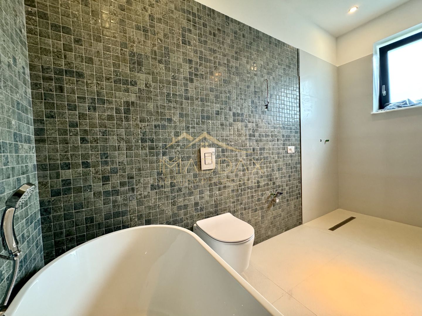 Vila cu 5 camere // * 565 mp gradina* // Tunari - Poză 33