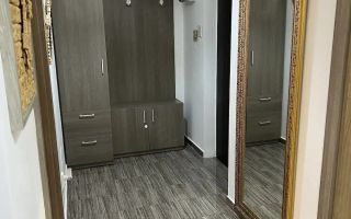 Proprietar inchiriez apartament cu 3 camere centrala loc parcare balcon Bloc NOU mobilat si utilat - Poză 1