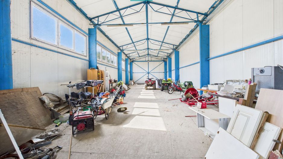 Clădire cu 5 camere cu teren și hală în Cenad - Poză 18
