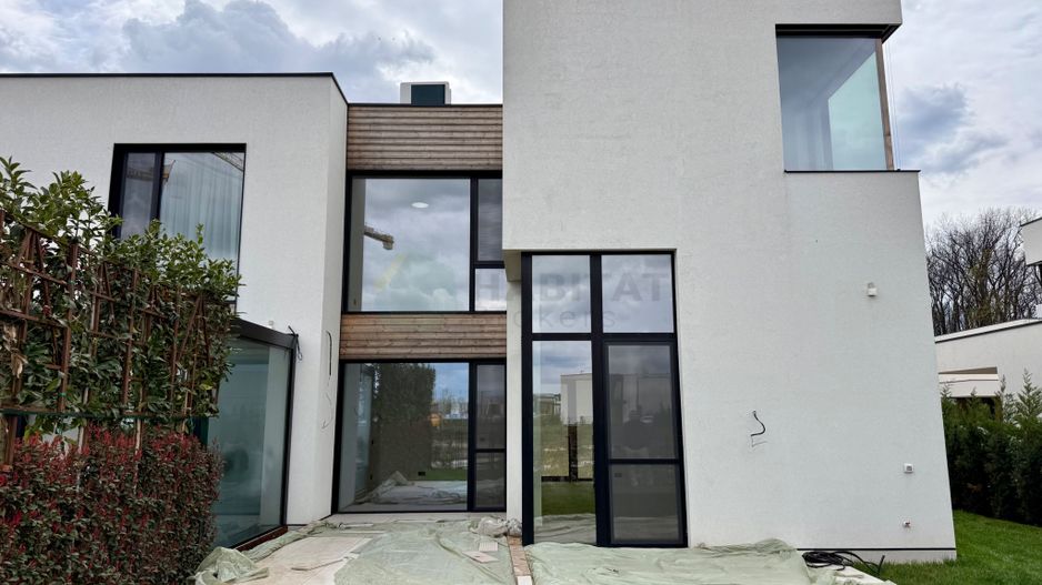 Vila tip duplex in Amber Forest, langa padure - Poză 2