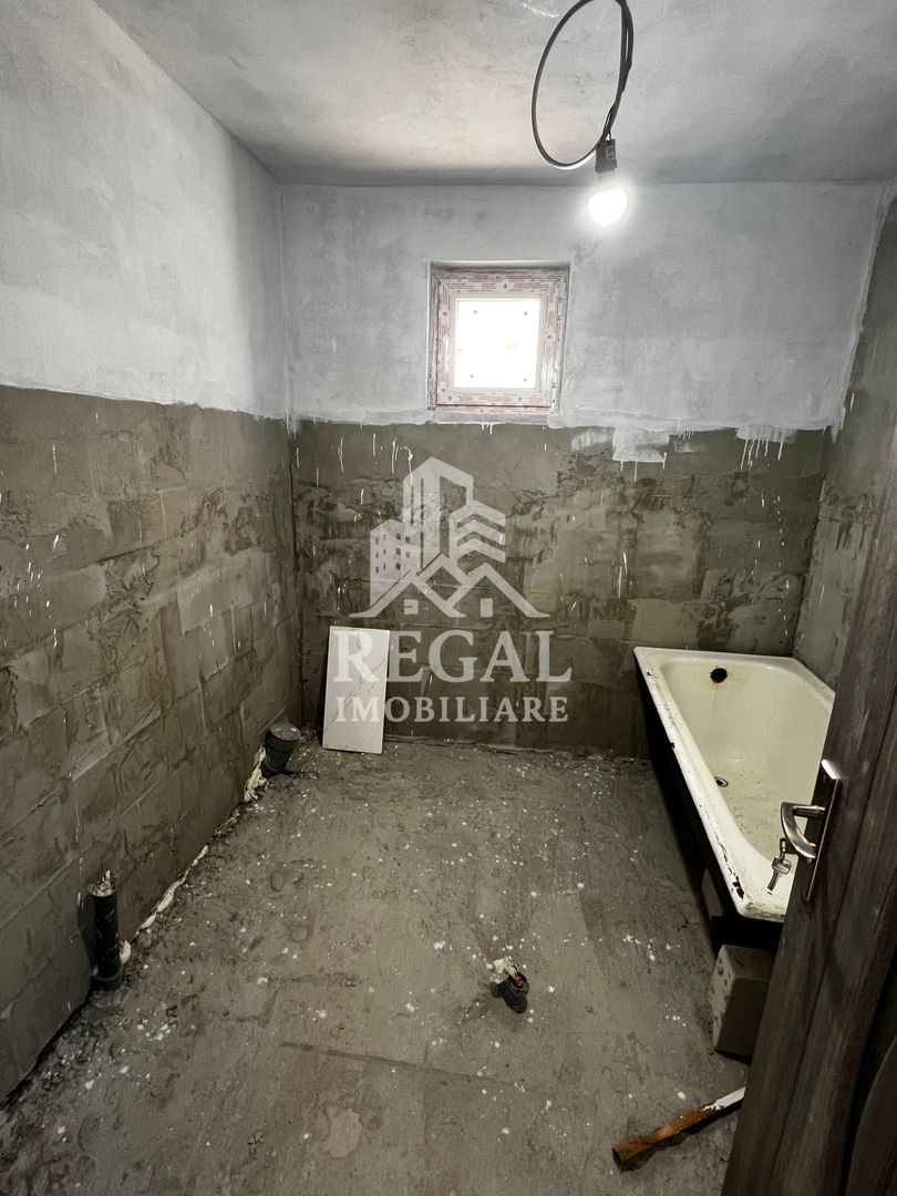 Proprietate cu 2 case și 770 mp teren – vedere spre Castel - Poză 7