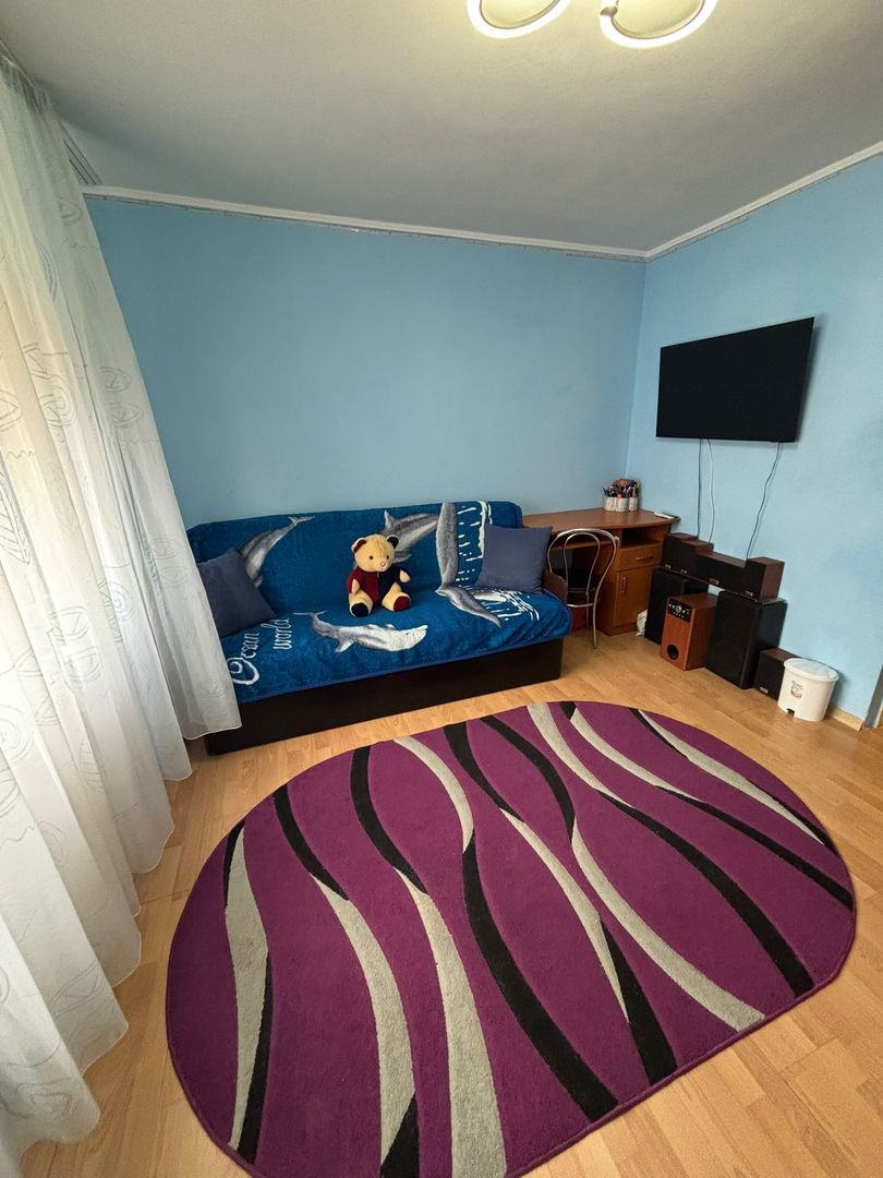 Apartament cu 3 camere de vanzare în Cugir - Poză 1
