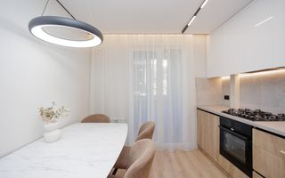 Vânzare, apartament 3 camere + living 71 mp, str. Cornului, Buiucani - Poză 1