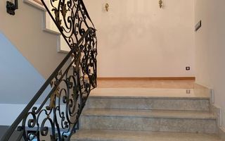 Vilă Individuala spațioasă | Locație premium - Poză 12