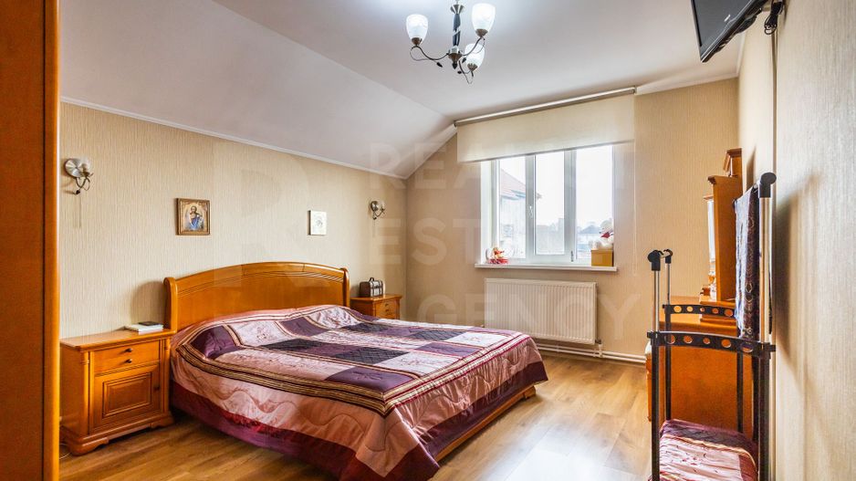 Vânzare, casă, 3 nivele, 200 mp + 10 ari, str. Gura Văii, Rîșcani - Poză 18