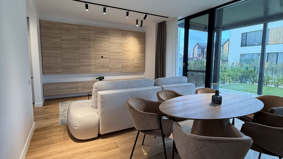 Vila tip UV03 mobilata complet in Amber Forest-prima inchiririere - Poză 4