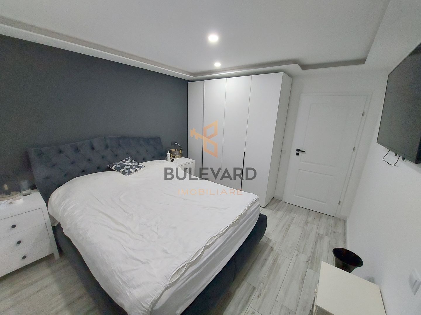 Penthouse cu terasa de 72 mp, zona strazii Eroilor! - Poză 9