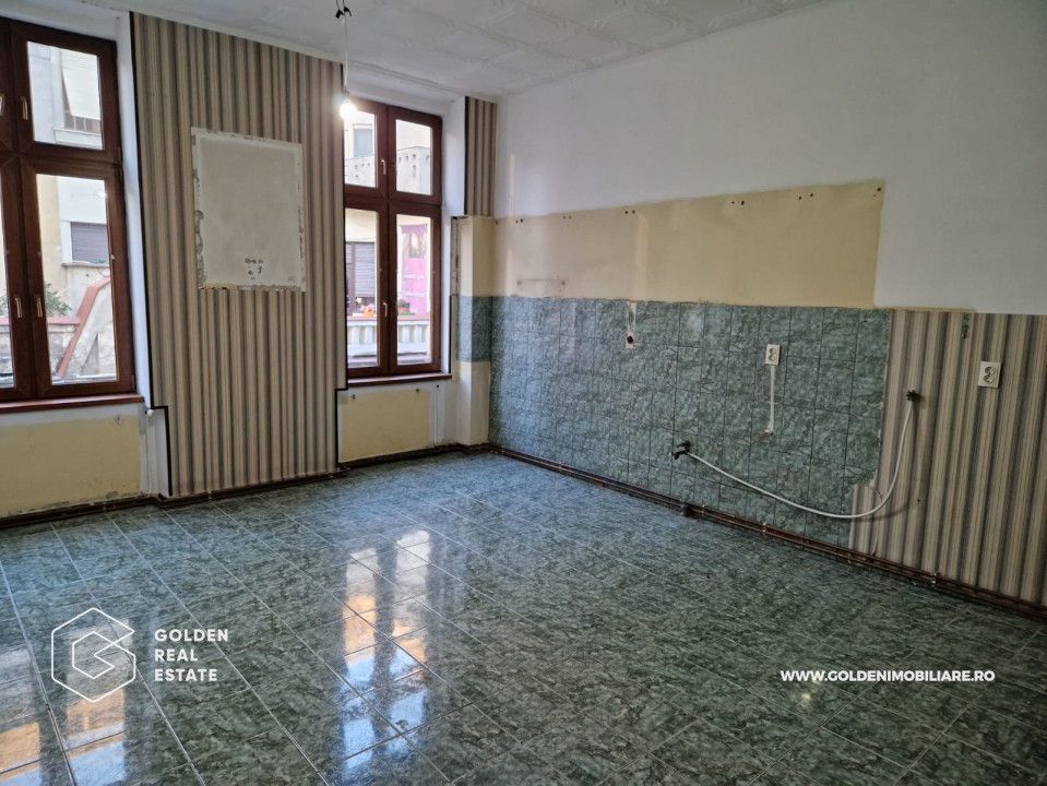Apartament 3 camere, ultracentral, cladirea Catedralei Catolice - Poză 2