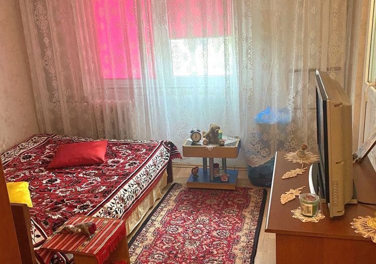 Vanzare apartament 3 camere-Titan, bloc 1980, 2 bai - Poză 1