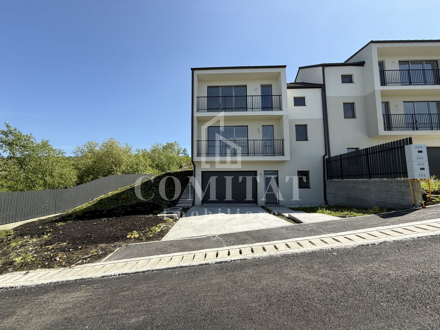 Case cuplate finalizate la intrare în Chinteni - Poză 4