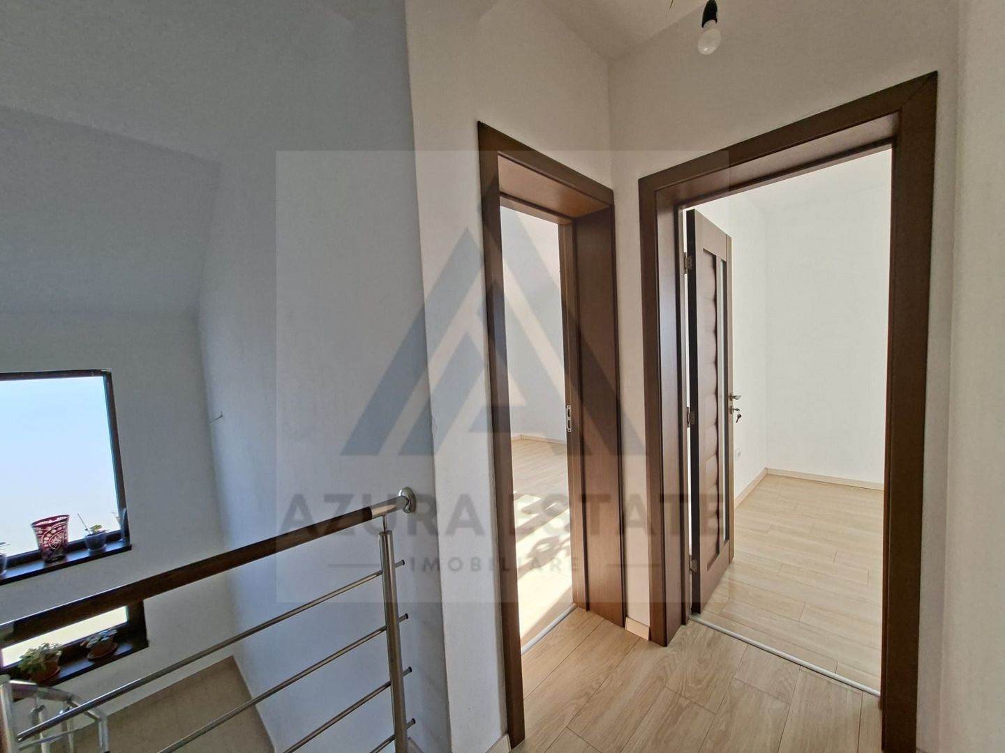 Casa intabulata 5 camere 2 bai si curte generoasa in Bavaria Park - Poză 12