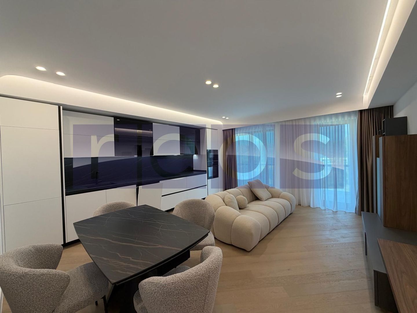VANZARE APARTAMENT 80MP | 3 CAMERE | MOBILAT-UTILAT LUX | TERASA 24MP - Poză 1