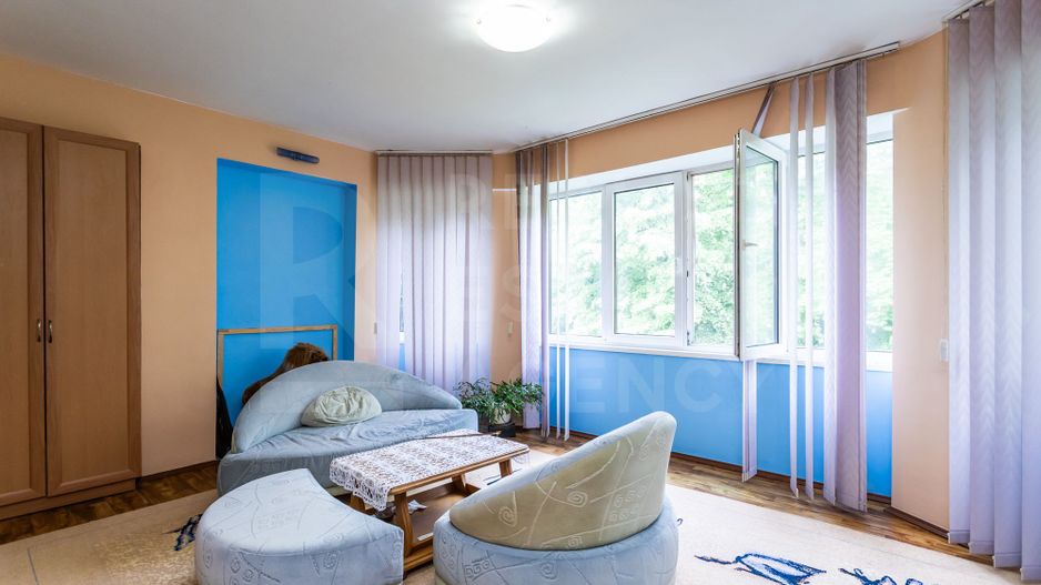 Vânzare, apartament, 4 camere, str. Miron Costin, Rîșcani - Poză 1