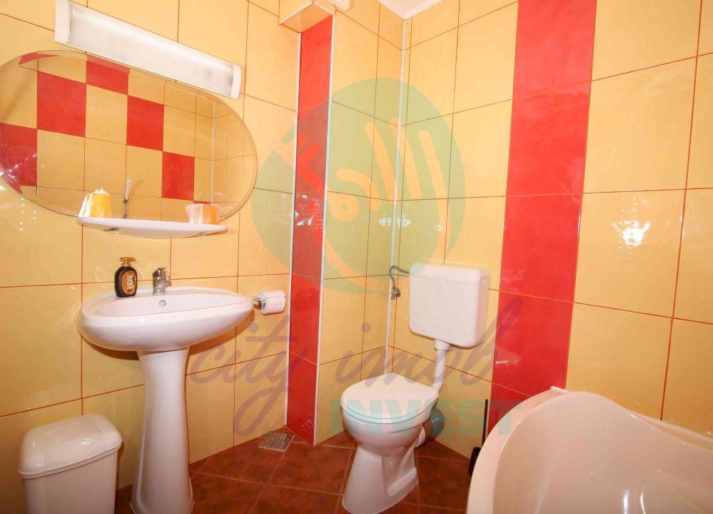 Vila cu 24 de camere cu priveliste superba ideal investitie in PREDEAL - Poză 34