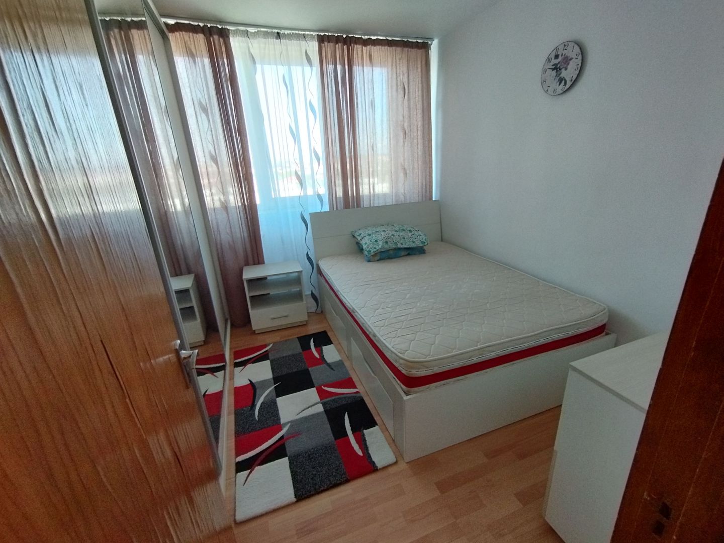 Apartament 4 Camere Renovat Apusului - Poză 1