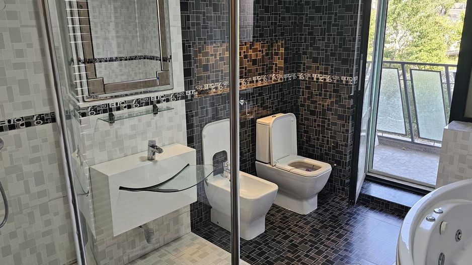 Apartament cu 3 camere, 102 mp, parter, mobilat  - zona Gara - Centru - Poză 9