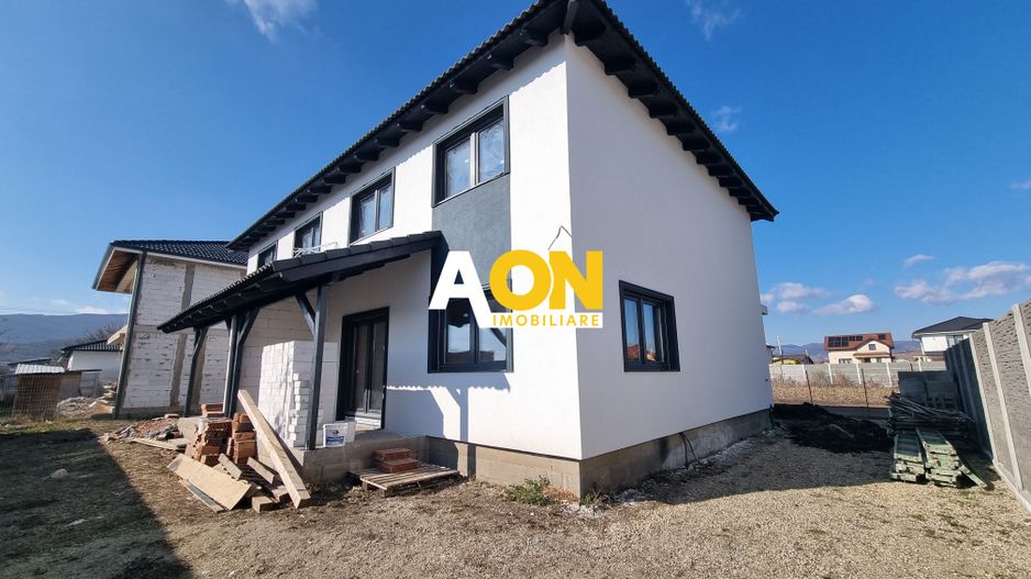 De vanzare 1/2 duplex, 4 camere, 224mp teren, Orizont - Poză 2