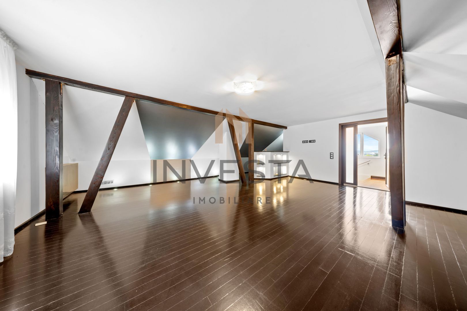 Vila cu teren de 1081 mp in cartierul Andrei Muresanu! - Poză 23