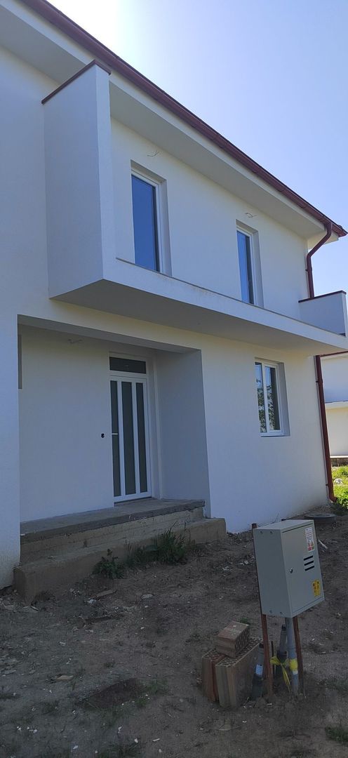 Casă nouă de vânzare - Poză 3