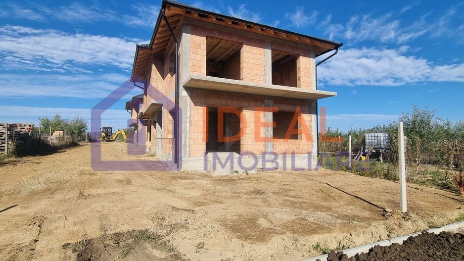 Casa Individuala cu 326 mp de curte si Carport, in Poplaca - Poză 9