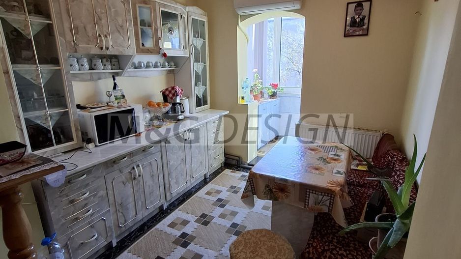 Aradului, 2 camere decomandate, et 3, centrala proprie - Poză 3