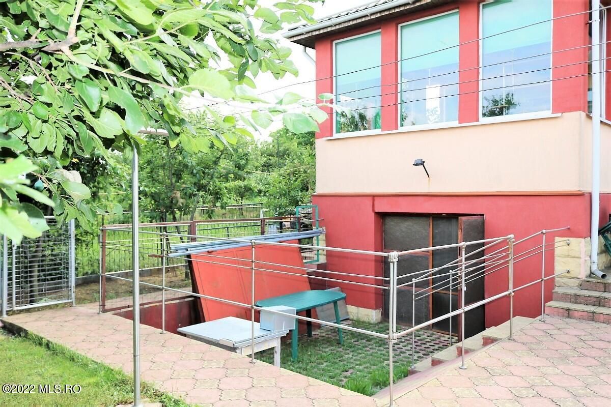 Ovidiu - Str. Nationala, Vila P+1E, teren 1094 mp, vedere la lac! - Poză 43