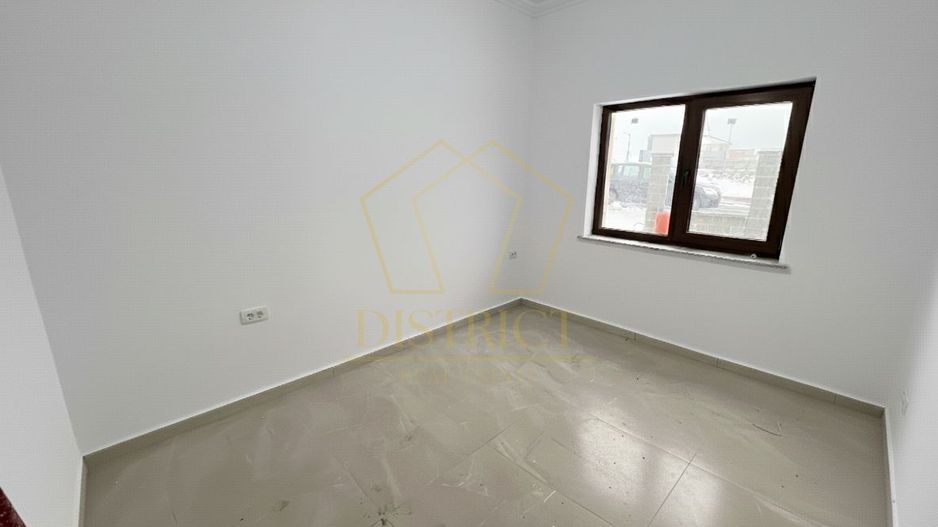 Duplex cu 5 camere, bucatarie inchisa, la cheie | Giarmata - Poză 5