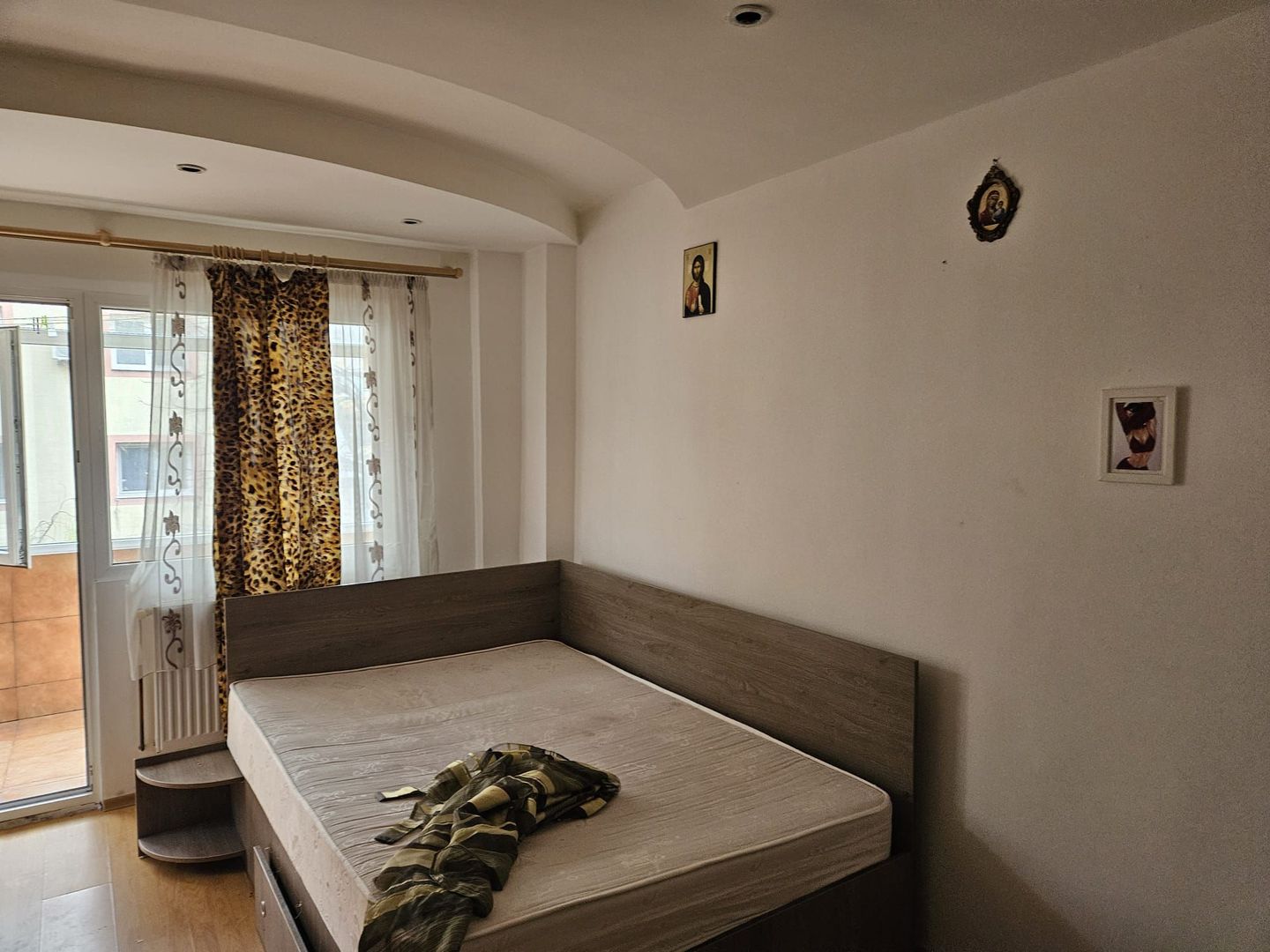 Inchiriere apartament 2 camere, Gavana zona Piata, stradal - Poză 4