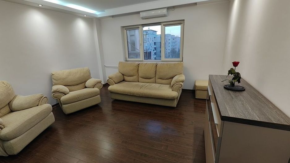 De Inchiriat – Apartament 3 Camere,  Aproape de Metrou Brâncoveanu - Poză 1