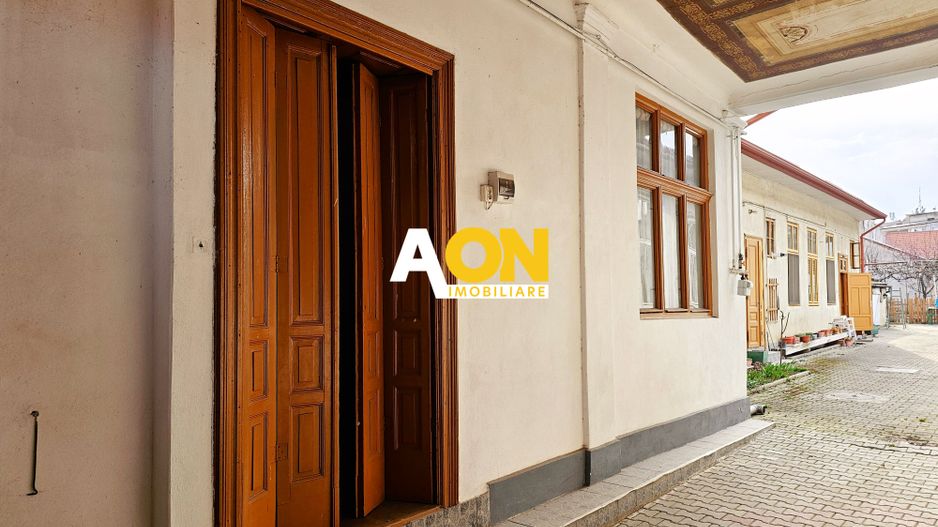 Casa 5 camere, 2 bai, 490 mp teren, Centru, pretabila pentru birouri - Poză 2