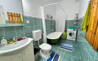 Apartament spatios cu 3 camere | 83 mp + veranda + curte | Ultracentral - Poză 14