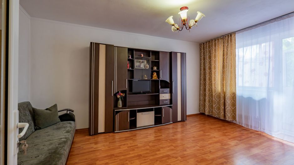 2 camere decomandate | Tomis III | Etaj 1 | Centrală proprie - Poză 1