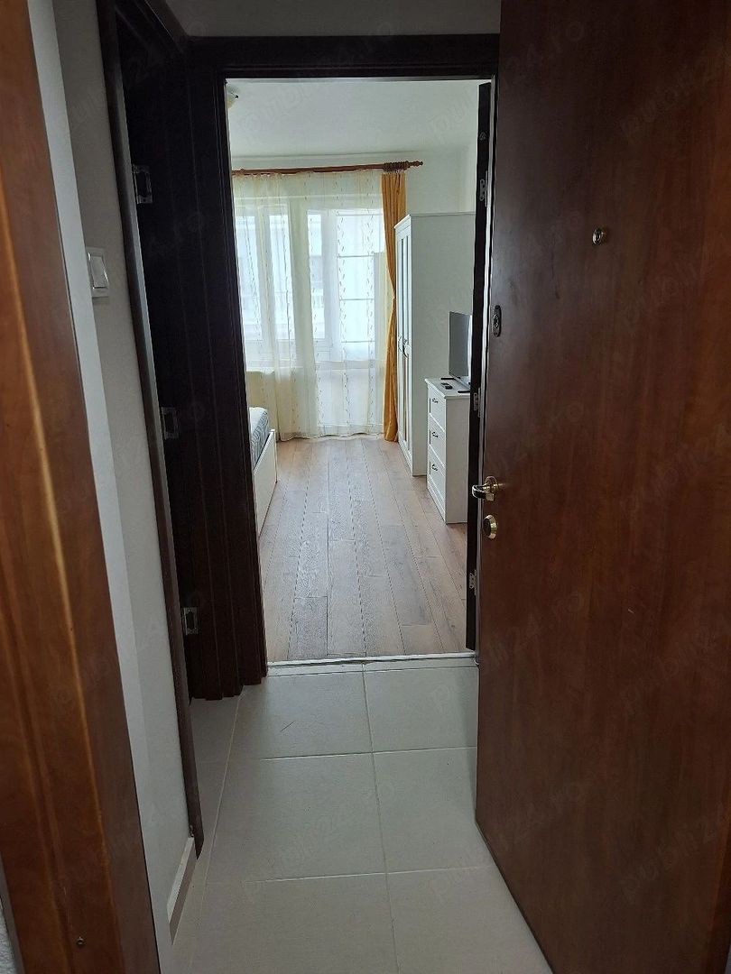 Inchiriez garsoniera vis a vis de Athenee Palace nou renovata - Poză 3