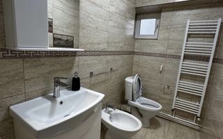 De vânzare apartament 3 camere decomandat, zona Ultracentrala. - Poză 6