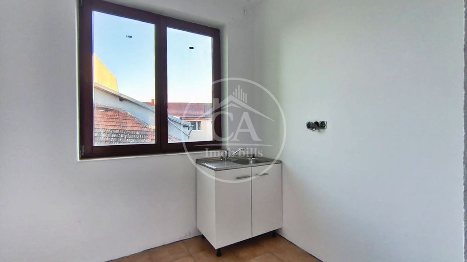 Casa de închiriat cu 6 camere în zona Centrala,  Oradea - Poză 5
