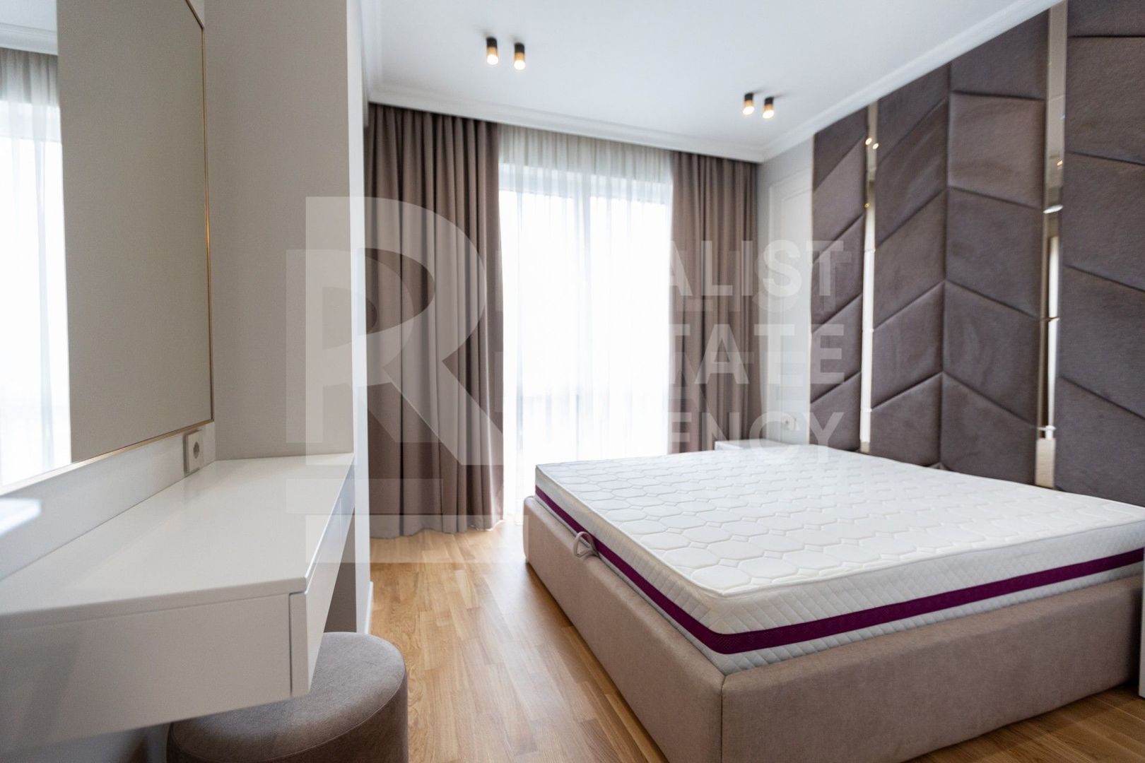 Chirie, apartament, 2 camere, strada Tricolorului, Centru - Poză 2