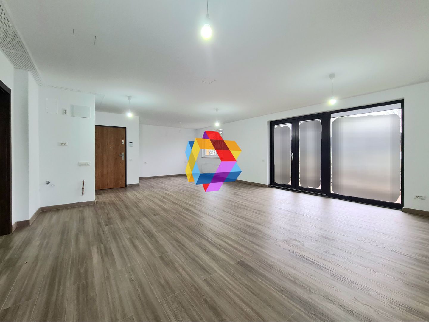 Spatiu comercial de închiriat Brasov - 101 mp # plus-imo.ro - Poză 2