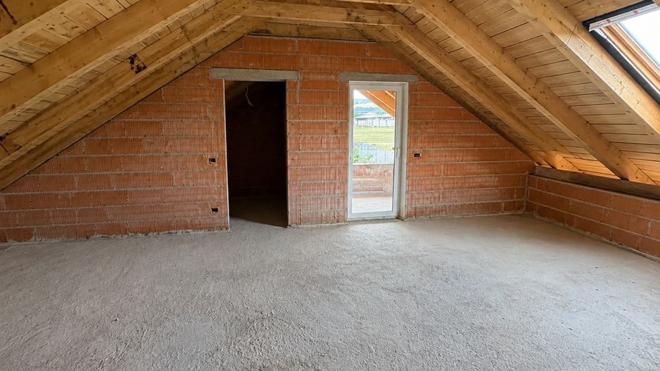 Casă la roșu de vânzare | 182 mp utili | Teren 550 mp - Poză 8