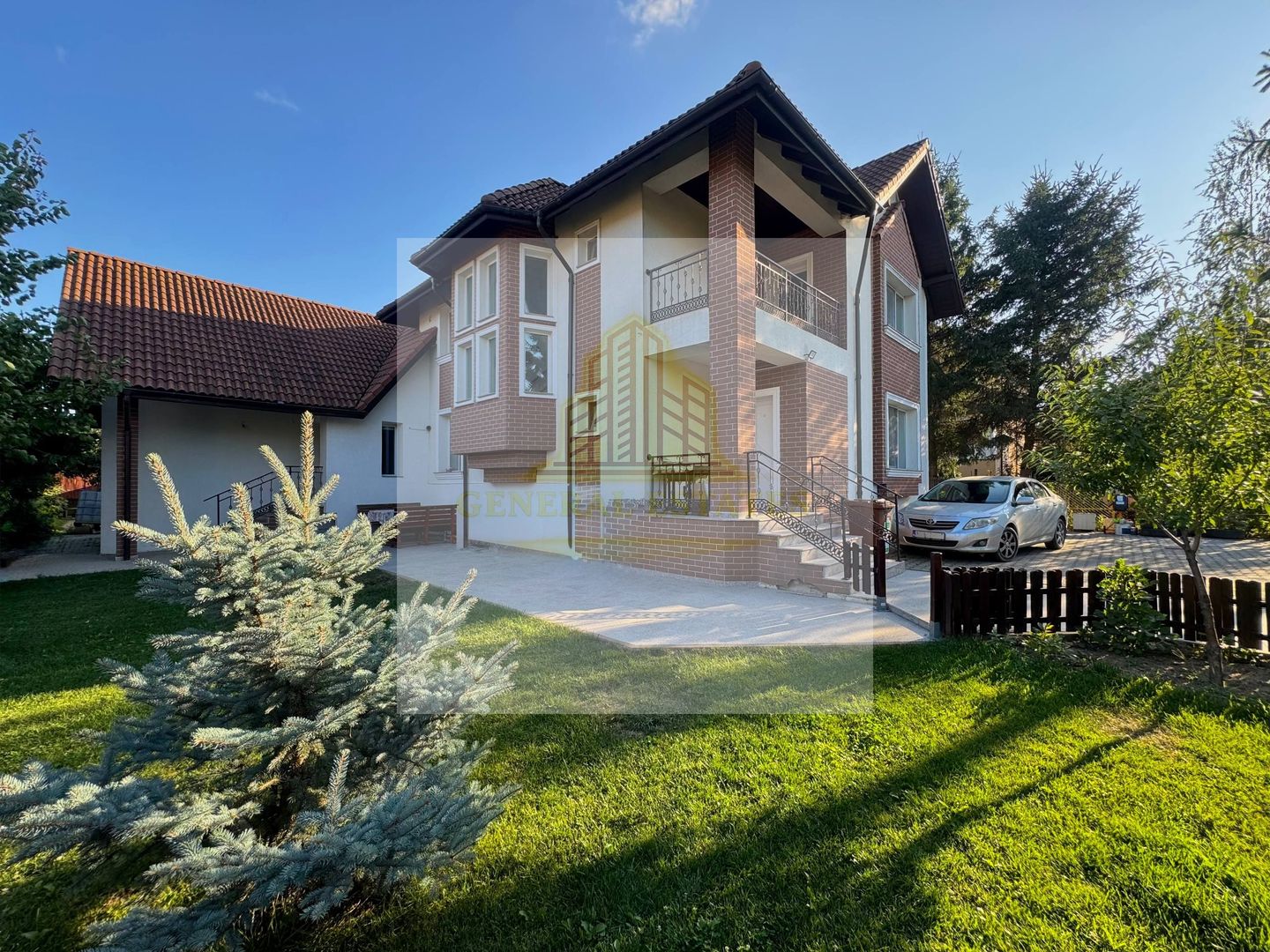 Vânzare Casă  D+P+E - 230 m.p. - Bucium - Poză 1