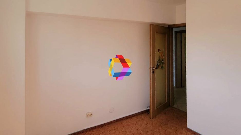 Apartament cu patru camere, zona Grivitei 80mp - Poză 7