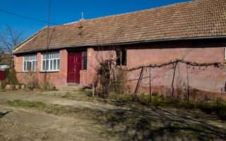 Casă cu teren generos de 2,880mp în Secusigiu - Poză 23