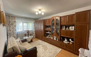 De vanzare apartament (se accepta si schimb cu casa) - Poză 1