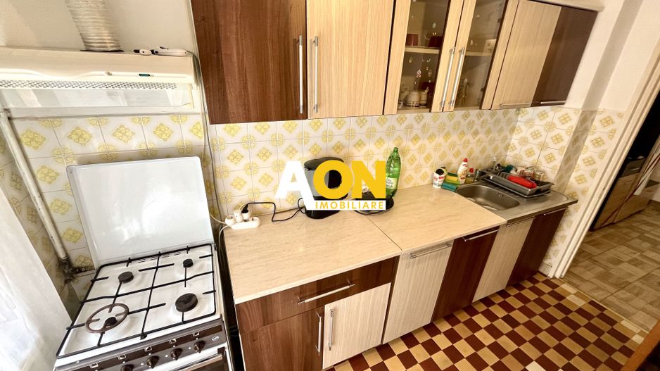 Apartament cu 4 Camere, Etaj 2, Loc De Parcare, Cetate - Poză 2