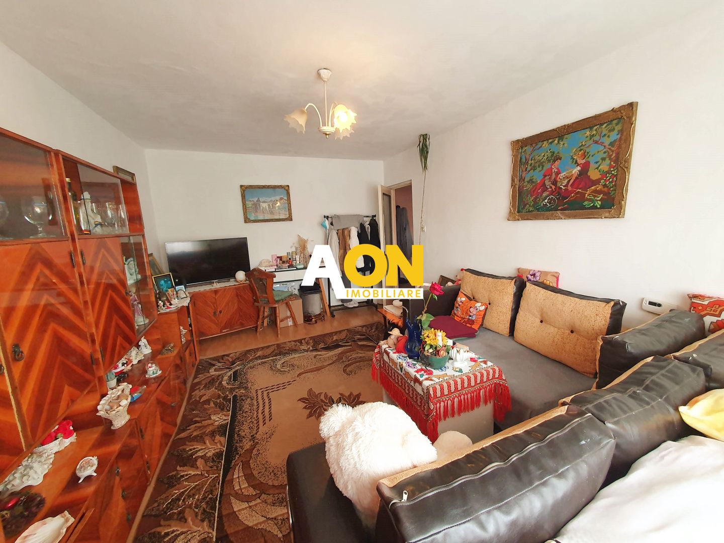 Apartament 3 camere, decomandat, 2 bai, zona Kaufland - Poză 2