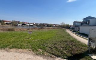 Teren edificabil 2.000 mp | Acces stradal | Vedere lac - Poză 1