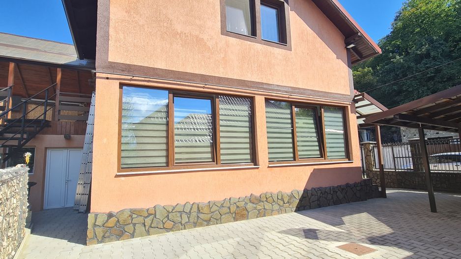 Casa individuala 3 camere mobilata utilata Tarlungeni - Poză 21
