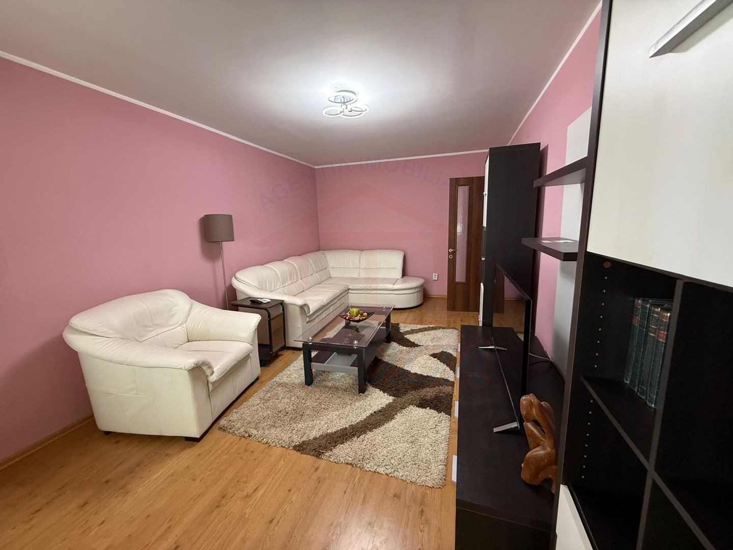 🏡 Apartament 2 camere decomandate de închiriat – Zona Baia Comunală - Poză 2
