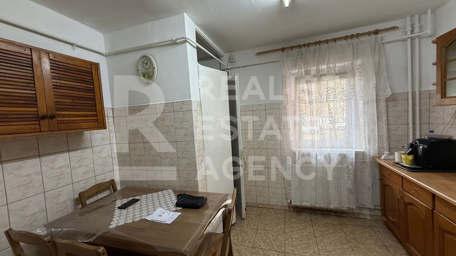 Vânzare, apartament, 2 camere, plus anexă - Poză 3
