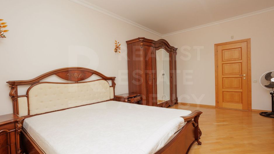 Chirie, casă, 6 camere, Strada Trifan Baltă, Centru - Poză 16